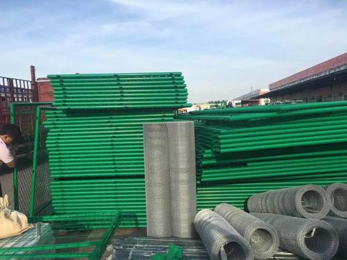 懷柔鋼板網護欄案例